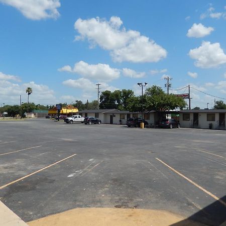 Executive Inn Pearsall エクステリア 写真