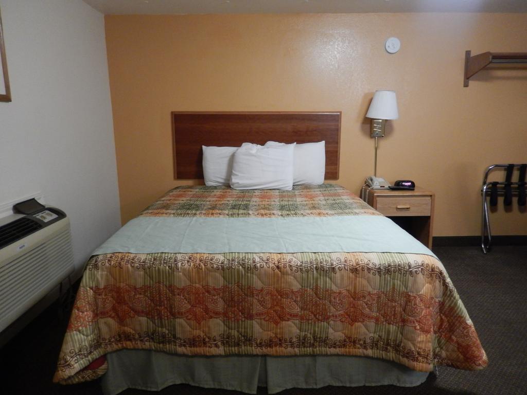 Executive Inn Pearsall エクステリア 写真