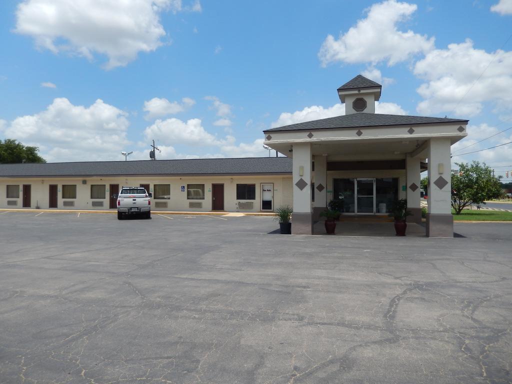 Executive Inn Pearsall エクステリア 写真