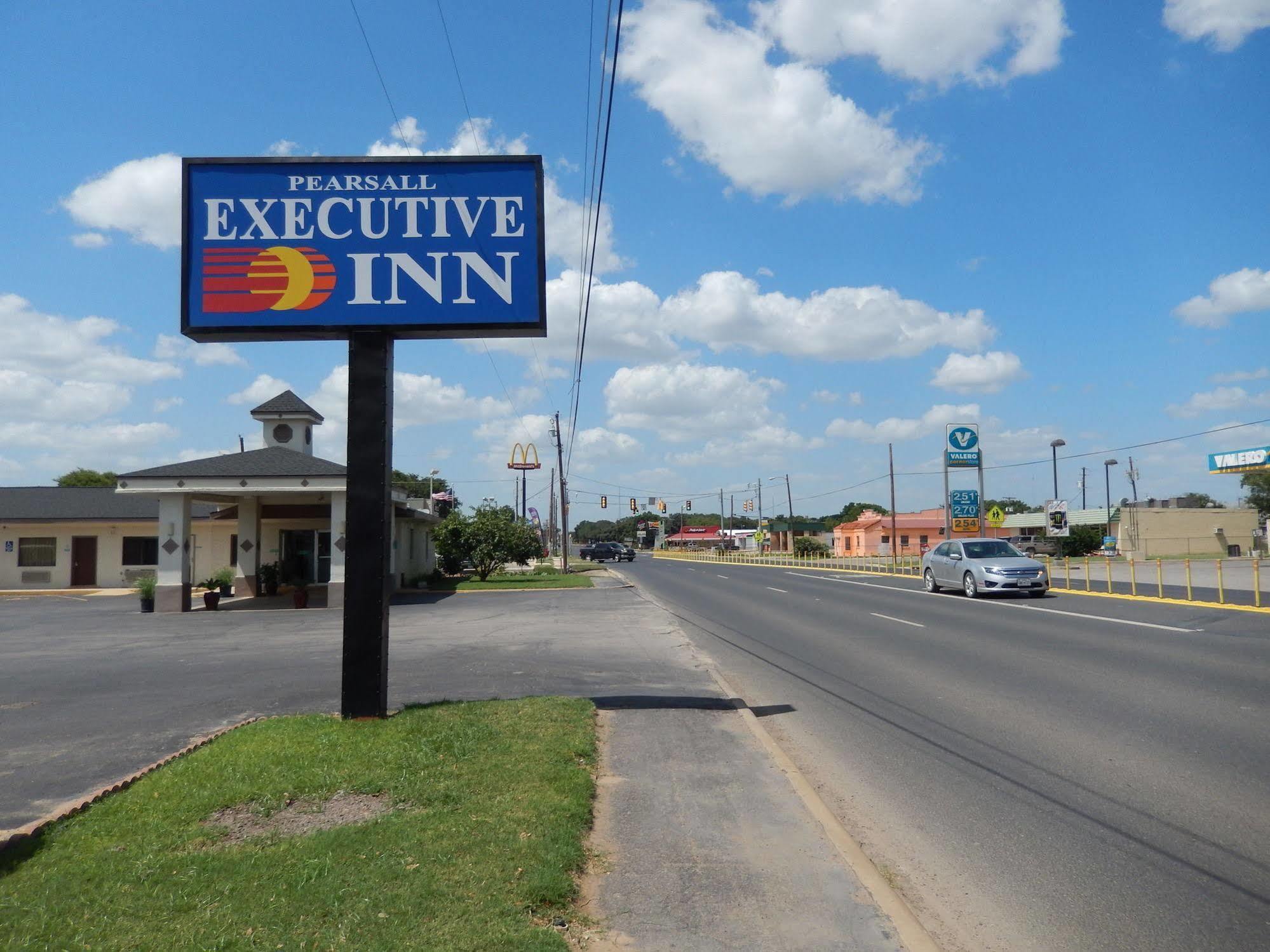Executive Inn Pearsall エクステリア 写真