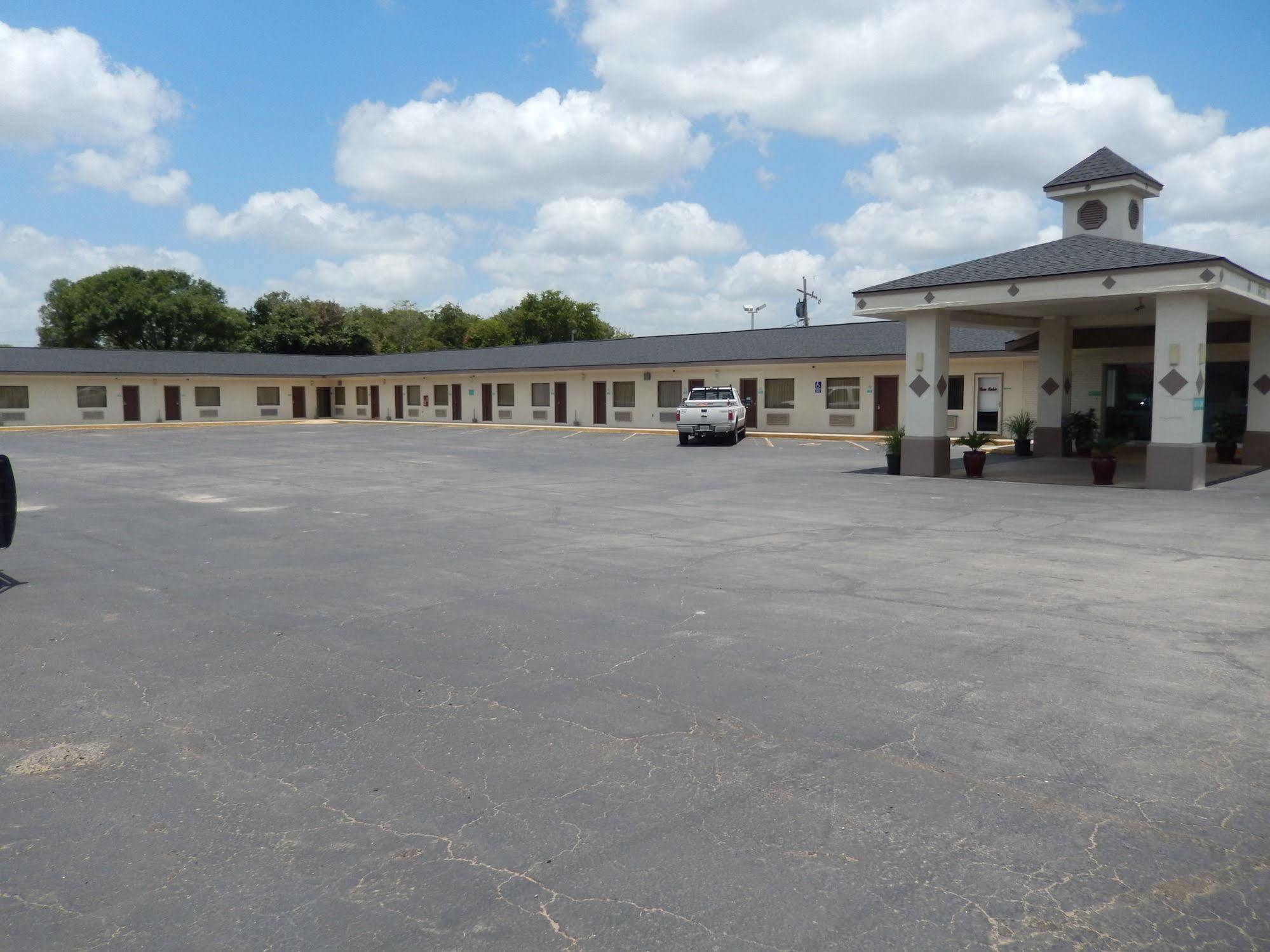 Executive Inn Pearsall エクステリア 写真