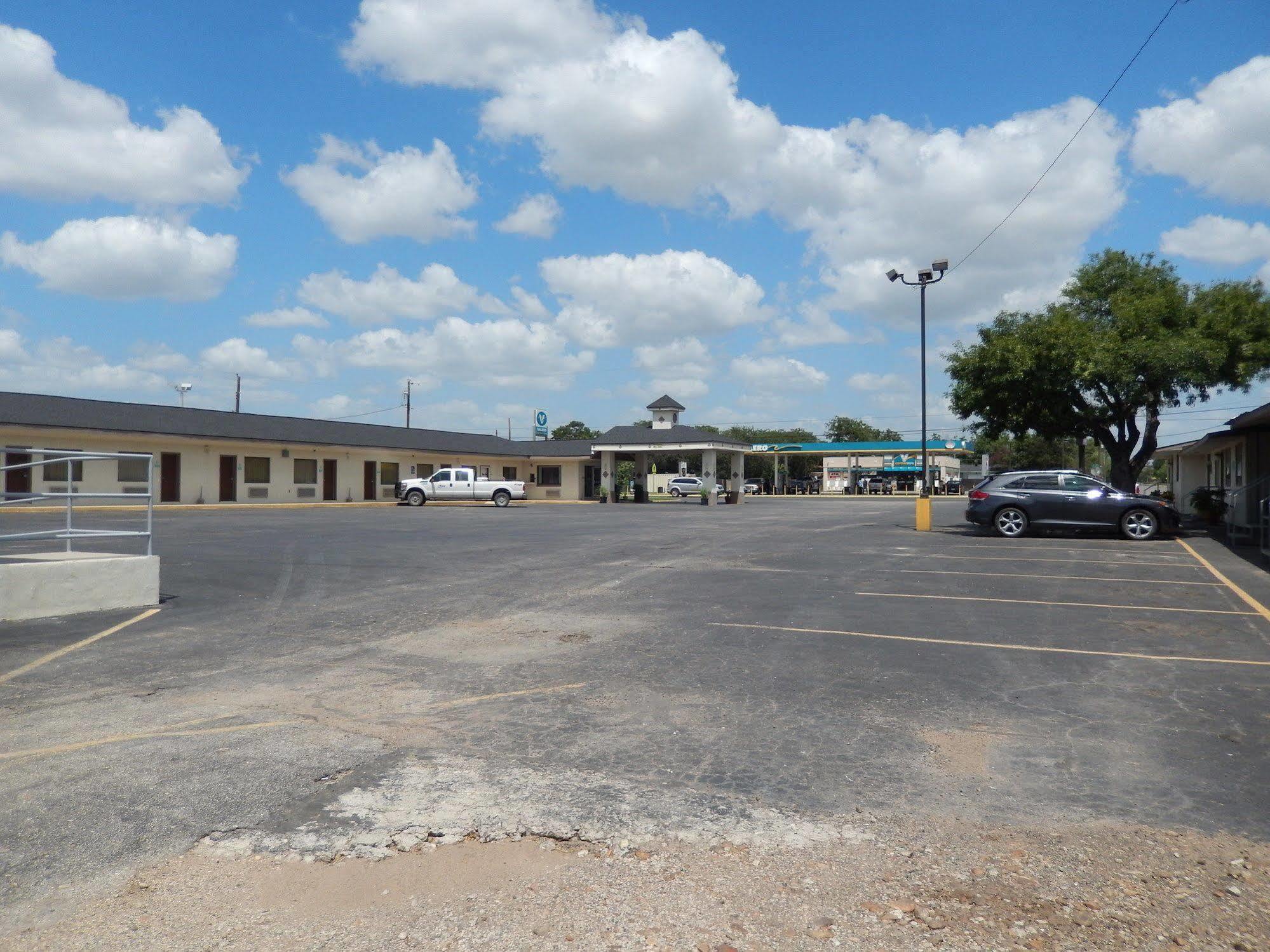 Executive Inn Pearsall エクステリア 写真