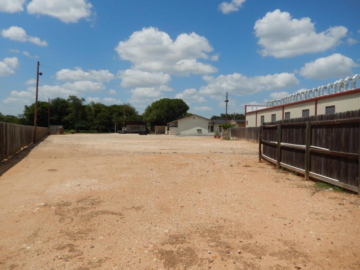 Executive Inn Pearsall エクステリア 写真